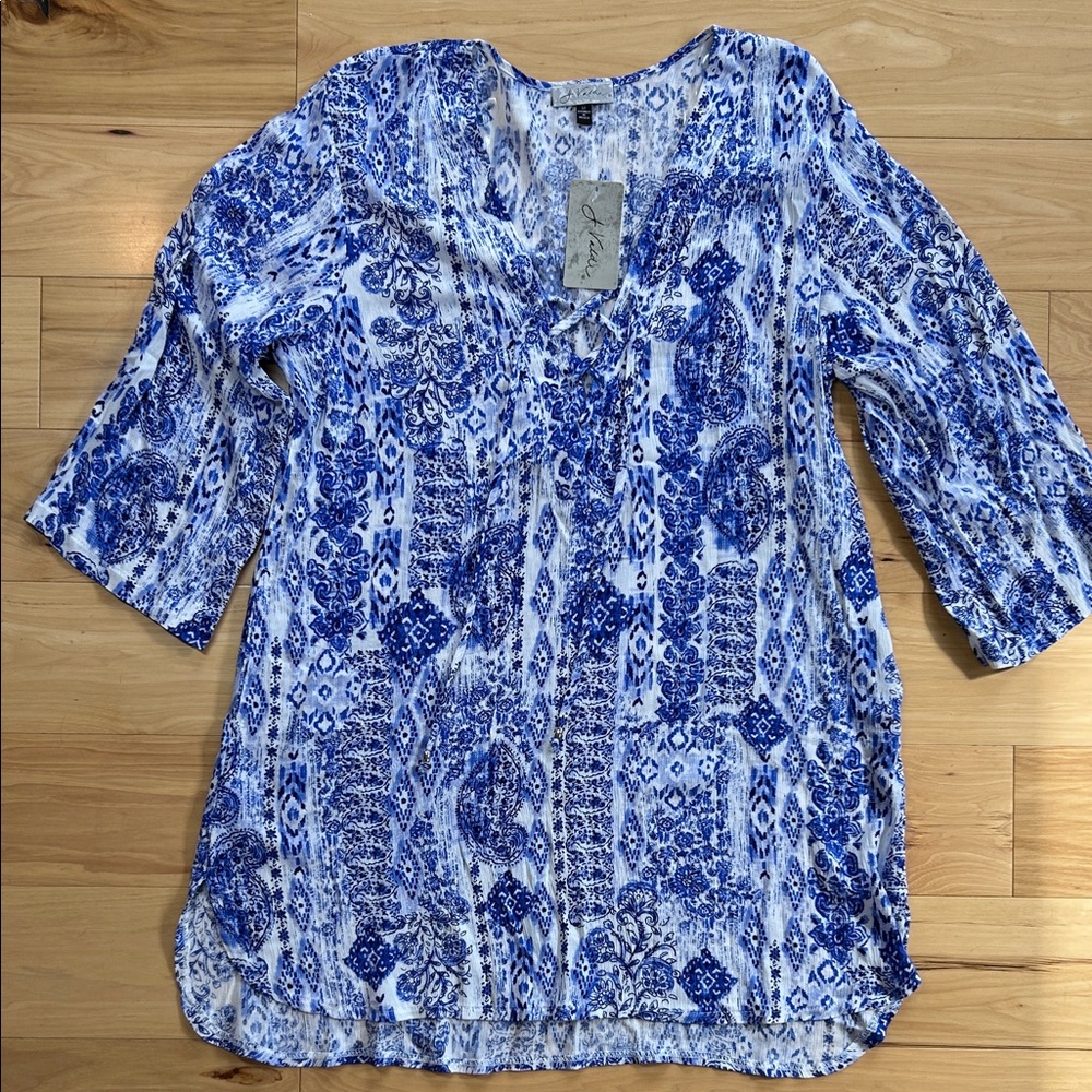 NWT J Valdi Blue and White Patterned Swim Cover Up w/Pocket | Size Medium